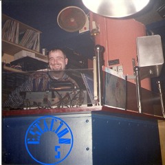 I Want U Daft Punk. By Chus Saves. 1996 Estación 5.