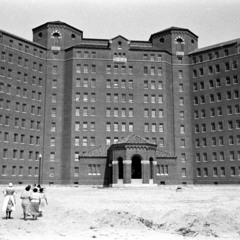 Barry Donovan - Mixxed Up at the Dysfunctional Family Enclosure