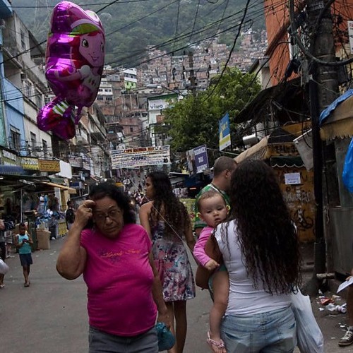 MC PQD - A ROCINHA JÁ TA 2, METE BALA NO NEM == DJ PC DO ENGENHO 2017