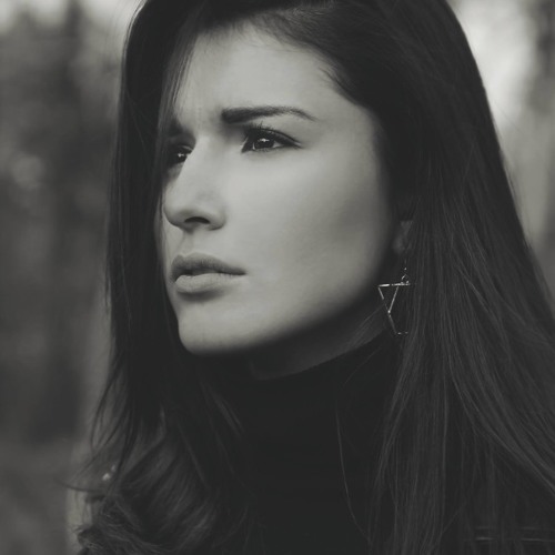 Laura Mendes - In 2 Deep