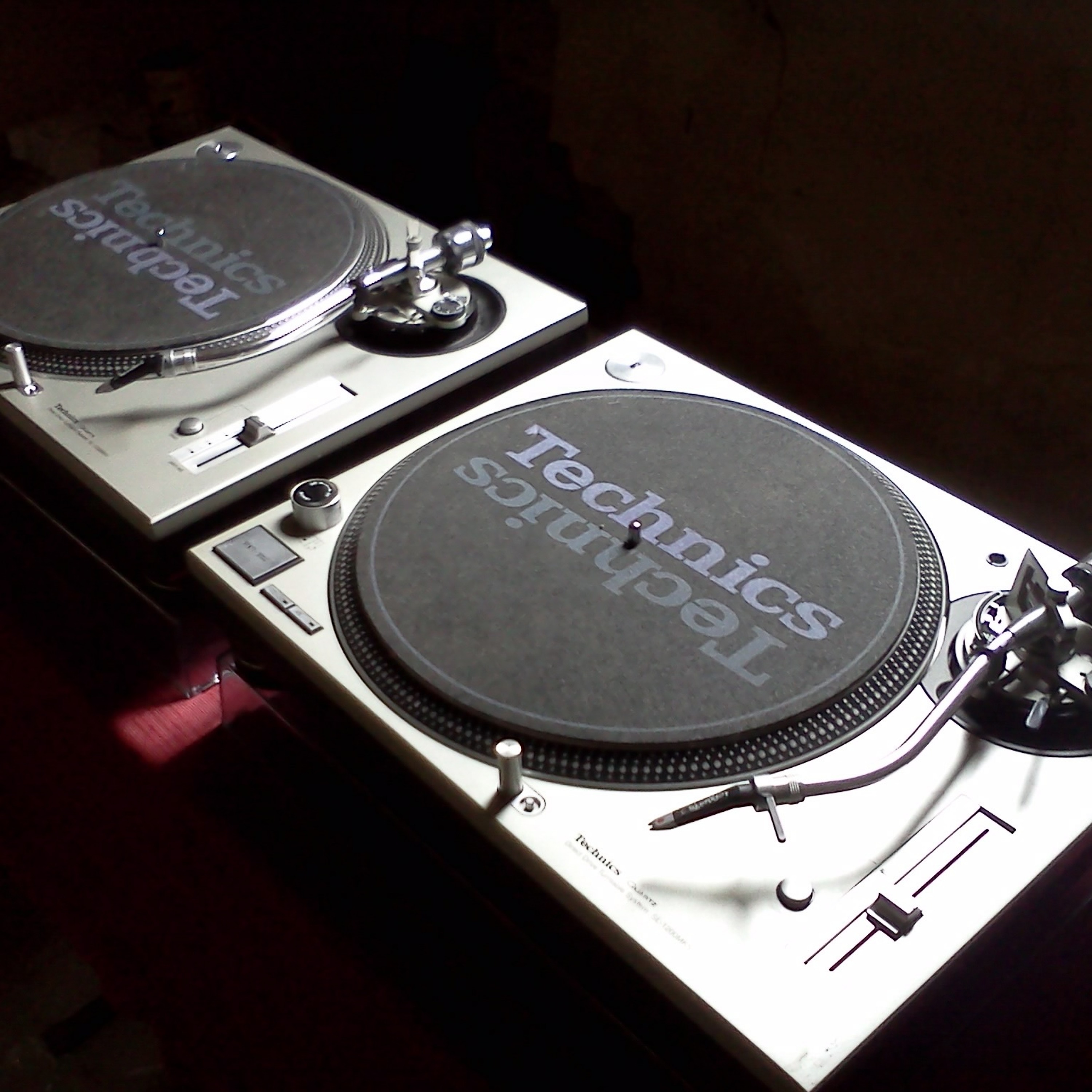 DJ Frankie Dee