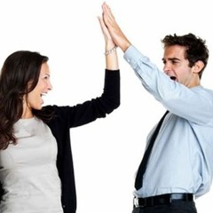 قدامه ومش شايفنى
