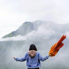 Chúng ta sợ cô đơn - scared to be lonely :)