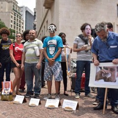 Movimentos sociais e de juventude protestam em frente à prefeitura contra 'ração humana' de Doria