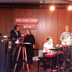 Lea W. Frey & Band - Radio EINS Interview - Über den Dächern Berlins