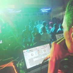 == ELES PASSA FAZENDO A RONDA VS SÓ PEGA EMPINADINHA (( DJ PL DO SALGUEIRO ))