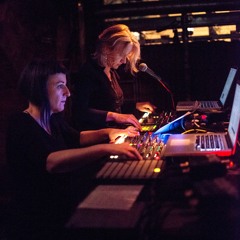 Waves Of Uncertainty (live@rhiz 2017-10)