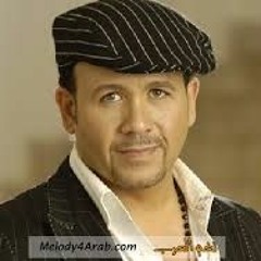 والله وعاشق احلى عيون