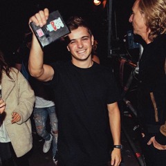 Martin Garrix ft. Ryan Tedder - ID (ADE MASTERCLASS 2017)