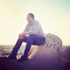 اغنيه احضني نفسي اضمك