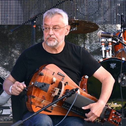 Razvrastanata/Devoiko Mari Hubava. Hurdy-gurdy solo