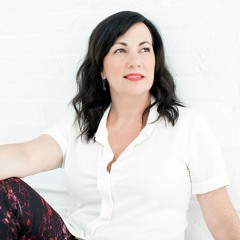 Lauren Kinhan B.M. '86 Reimagines Nancy Wilson '94H