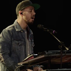 Linkin Park & Friends Celebrate Life In Honor Of Chester Bennington - Looking For An Answer