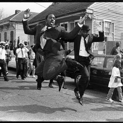 Saxy Chanson soûlante dans 1 semaine, à 3 écoutes, j'ai déjà jeté mon tabouret par la fenêtre