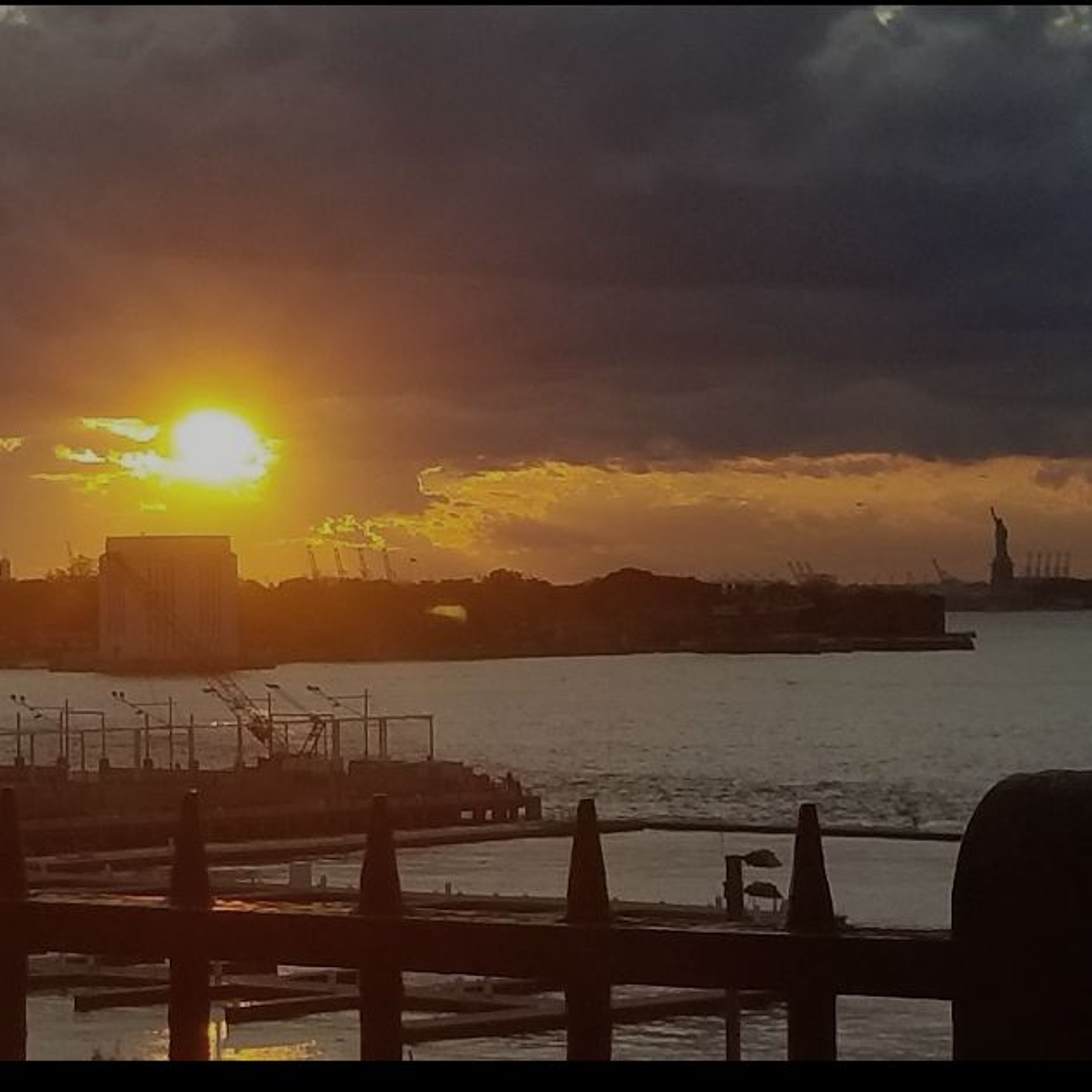 "Farewell to NYC" Mix (Originally published by 5 Magazine Chicago) [Oct 30, 2017] episode artwork