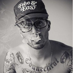 Chris Webby Freestyles Live Over U Mad And Drive Slow