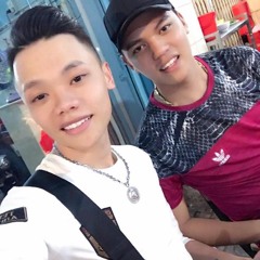 sống xa anh càng xa càng tốt