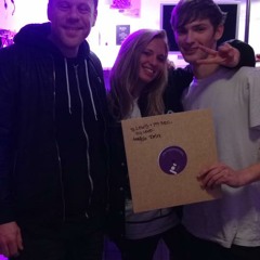 08/11/17 - The PlayingWithScissors Show w/ Anna Wall & Tom Bulwer