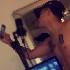 On Ya Head. Ft Naudikah