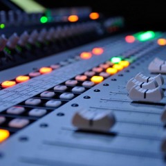 DJ MILTEK - MC'S JONNY B - TRIK-E - KITCHY