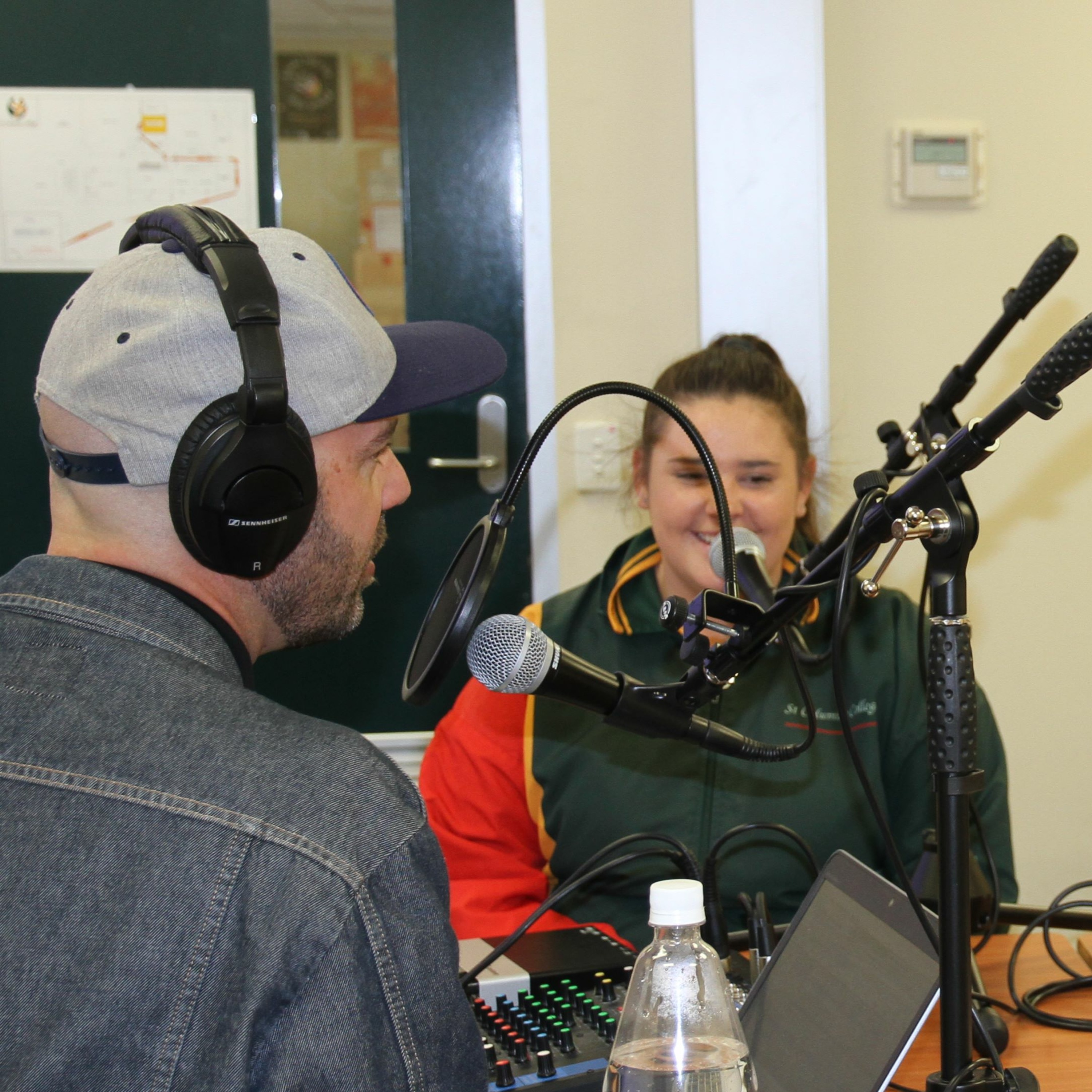Arch D Radio