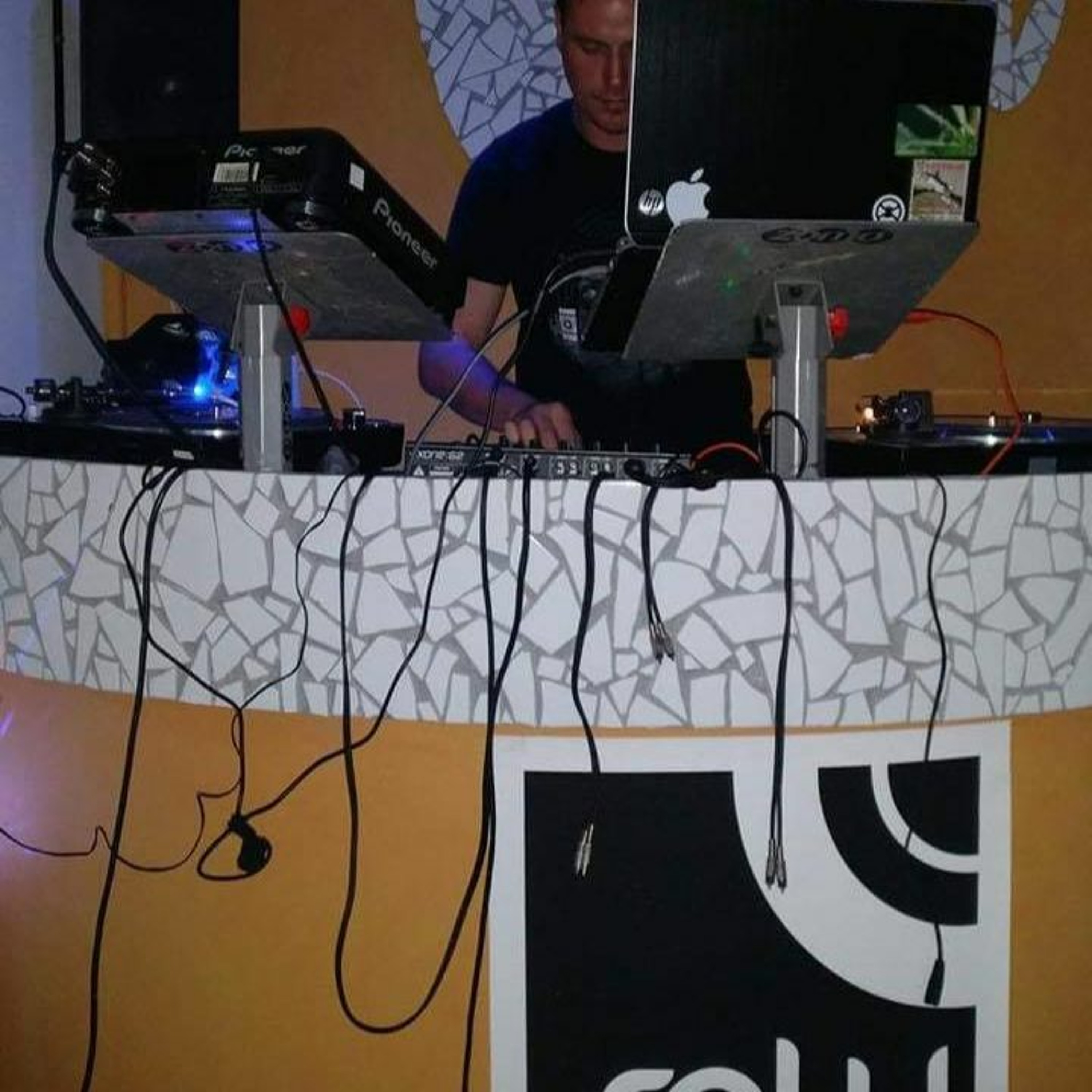 Double L-Pequeno bar Solu showcase live record episode artwork