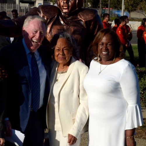 Vin Scully shares memories of Jackie Robinson