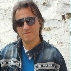 You are not along from michael Jackson interprété par Francesco Rapeso