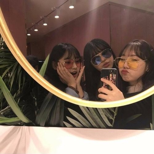 👩‍👧‍👧
