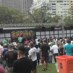 É ASSIM QUE O DJ YURI COME AS PUTA DA FAVELA.