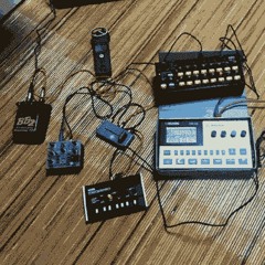 SQ-1 controls the pitch of KASTLE (simple)
