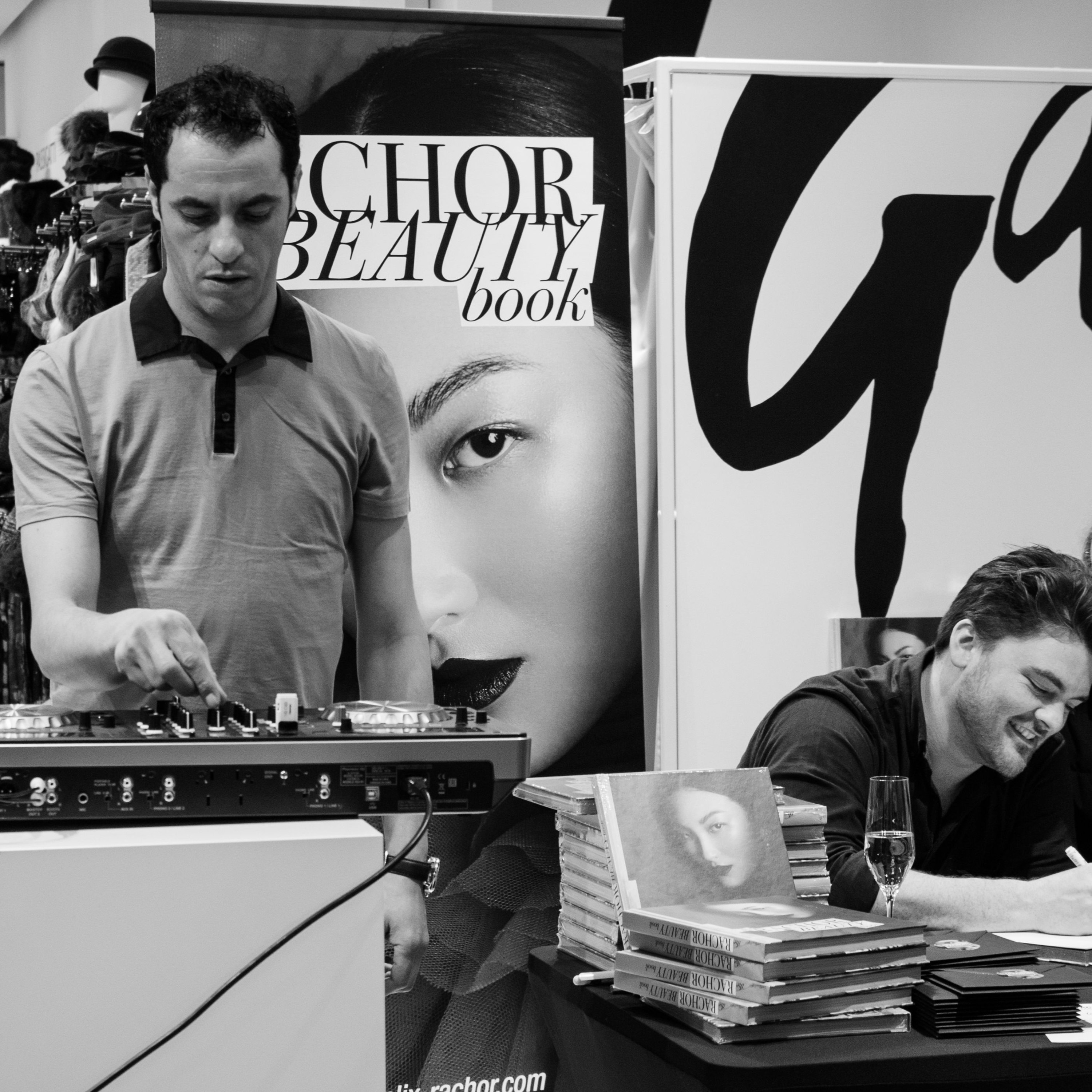 Sharif Pasko Bar Grooves