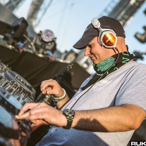 Stream Liquid Todd Listen to Liquid Todd DJ sets playlist online for