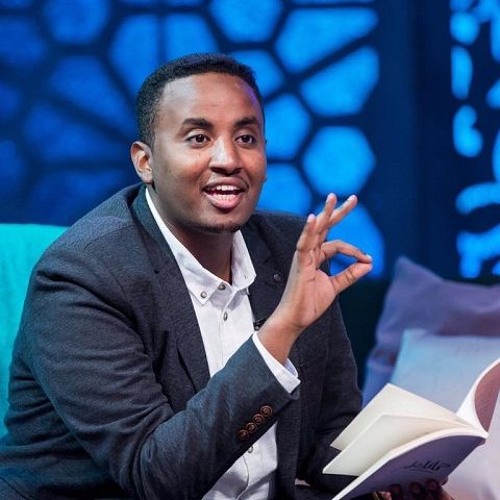 محمد عبدالباري| الخروج من نصف الوردة