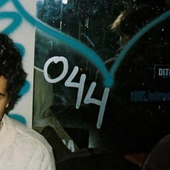 044