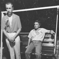 Hvis Du Borer Et Hul, Vil Der Løbe Kvinder Ud