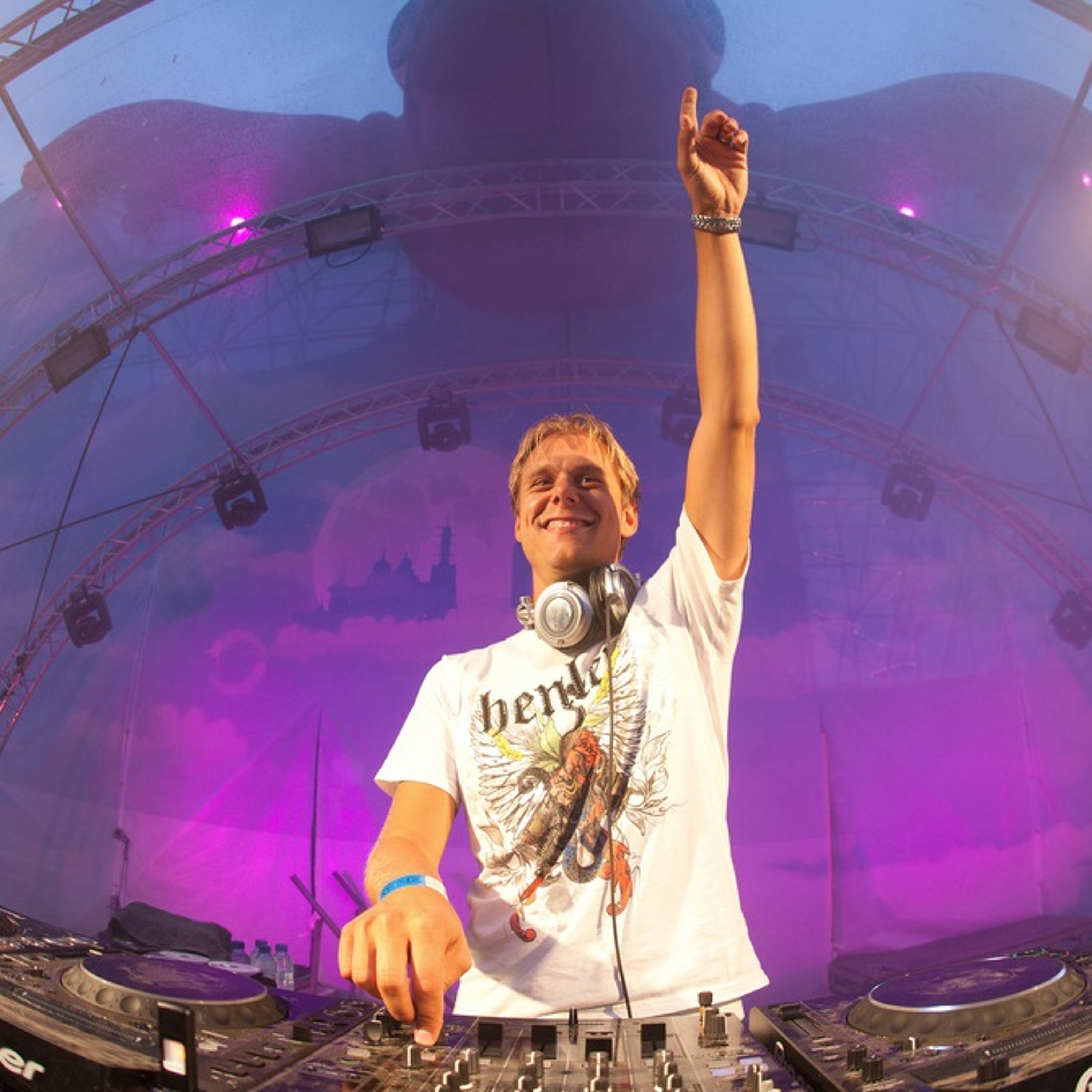 Massive 2 Hours And 30 Minutes Tribute Mix To Armin Van Buuren Vinyl Mix episode artwork