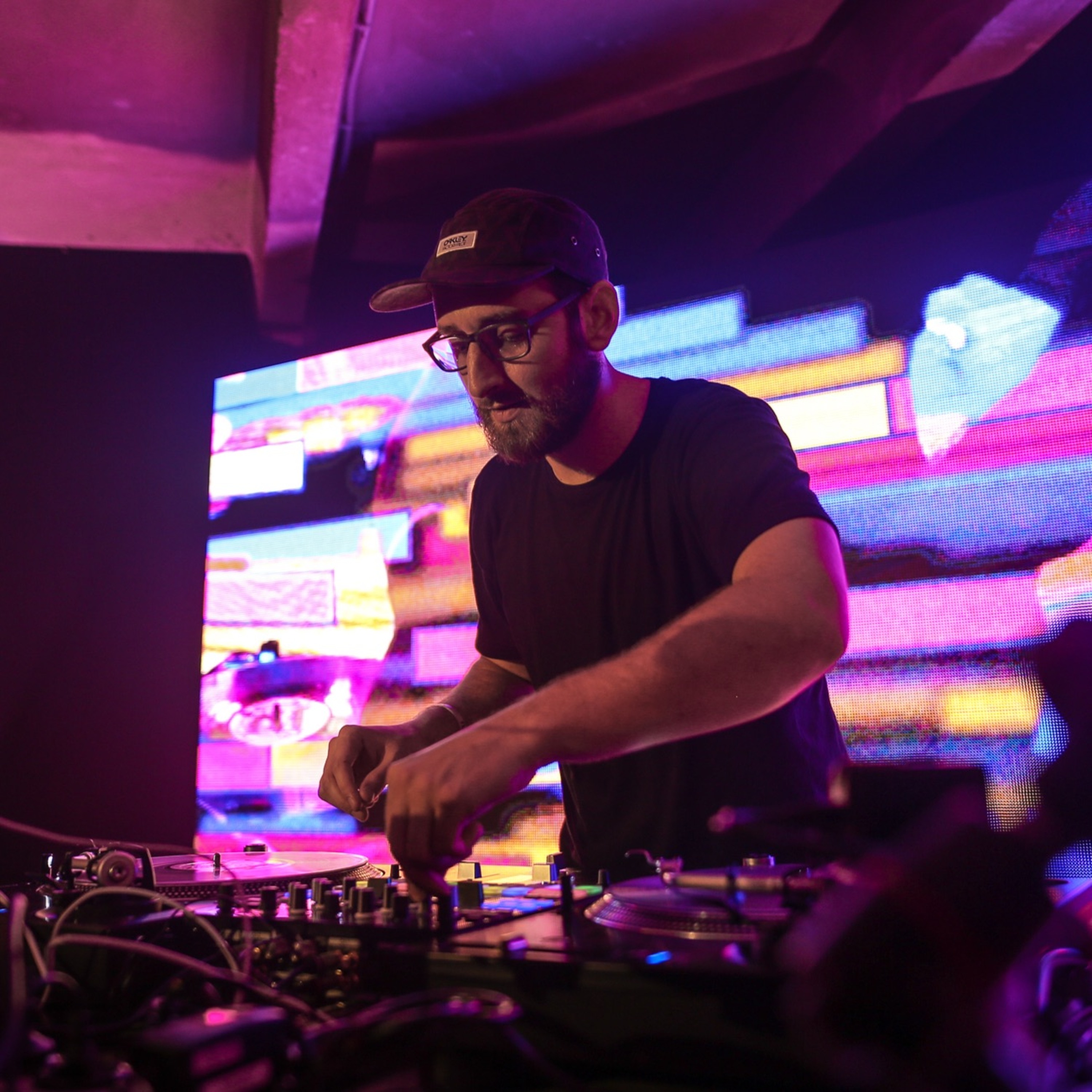 DJ HANDSON