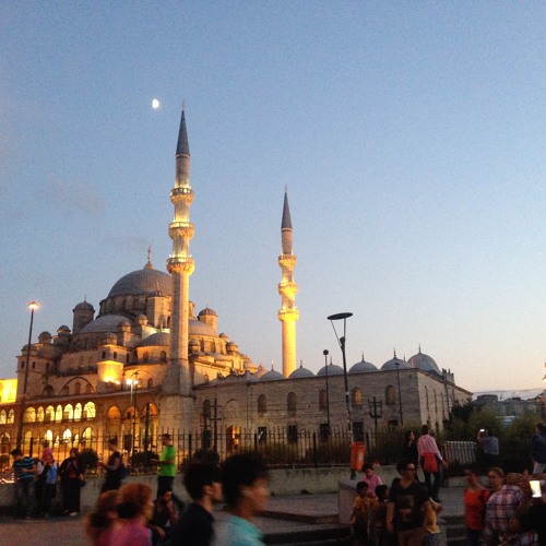 Istanbul – Muezzin, Abendgebet (August 2015)