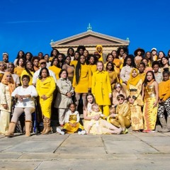 Women in yellow