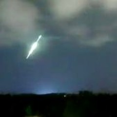 Tuviah Ft Yawanatan - The Fog