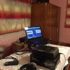 Set In Home Studio 12