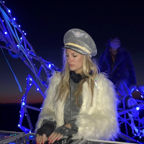 Malin Linnéa - Maxa Xaman Burning Man 2017