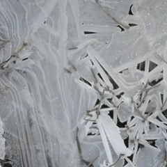 Oman sänkyni laidalle