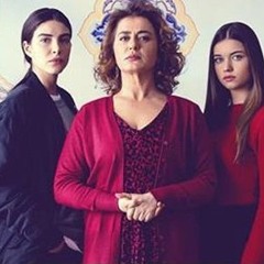 فضيلة وبناتها