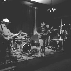 & The Imaginary Friends(live 5.16.17 Providence R.I.) Heartache by the Number>>>They Love Each Other