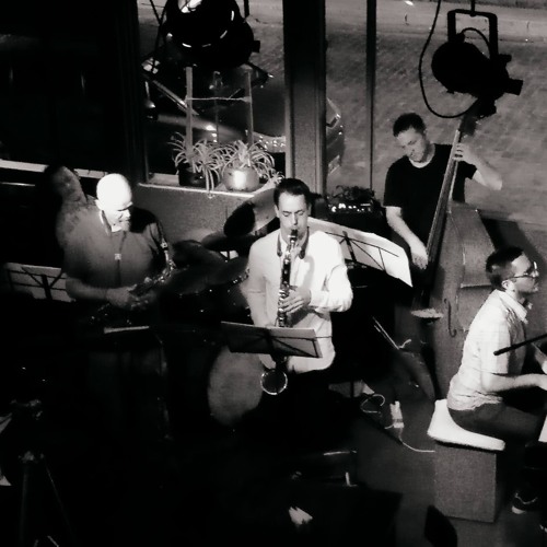 Julián Solarz Grupo - Distancia