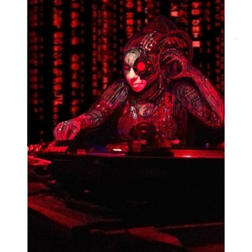 The Red Queen B1
