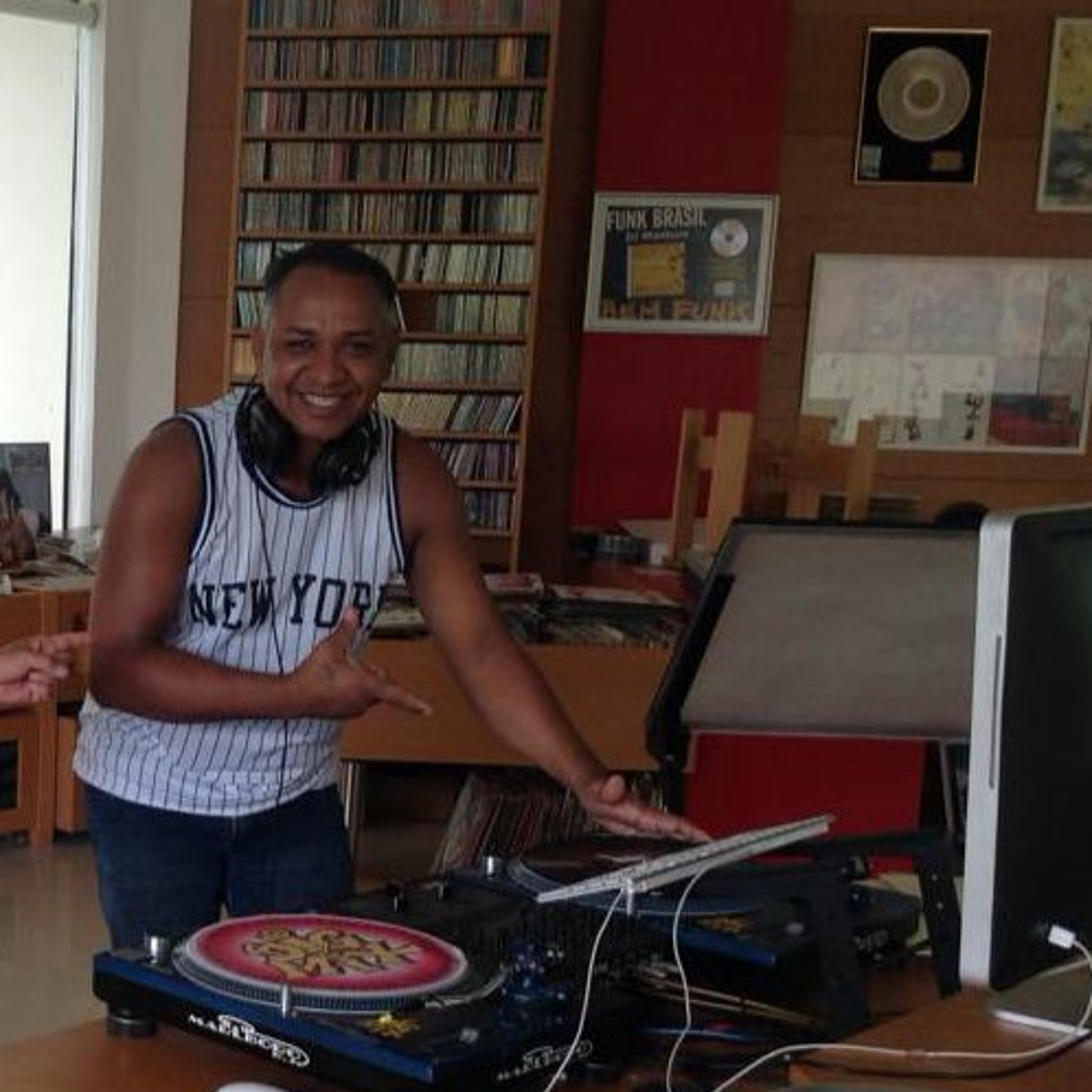 DOCA DJ quase tudo sobre música RJ  ✪