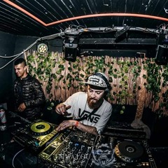 Rave In The Cave 6 DJ Comp mix - Lengfingaz (DNB)